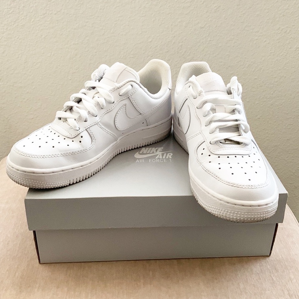 Nike Air Force 1 White Sneakers size 6